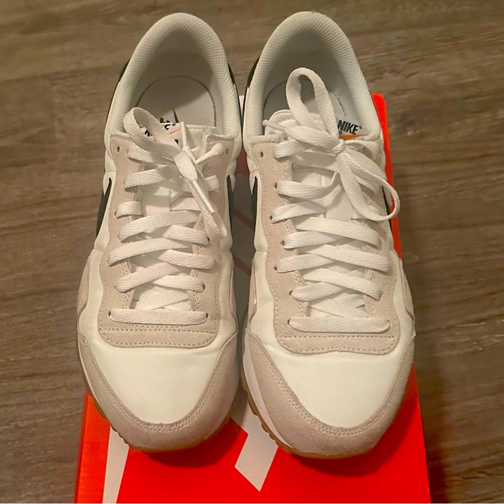 Nike Air Pegasus 83
